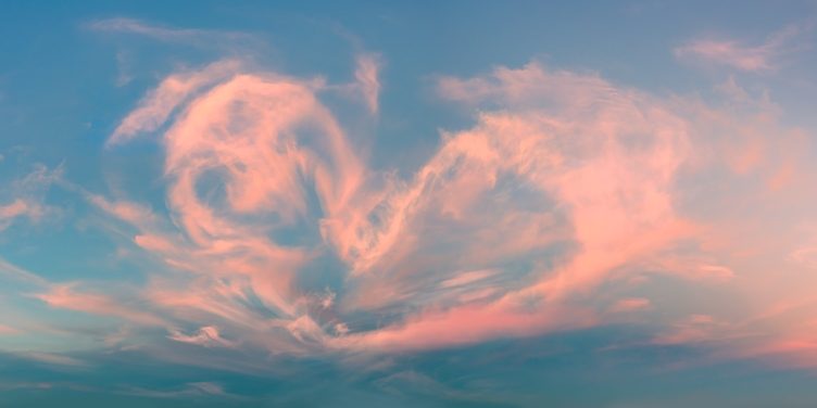 Magic,Real,Heart,Made,From,Clouds,In,The,Sunset,Sky.