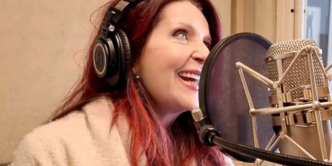 Colette Baron-Reid Singing Image of Colette Baron-Reid Singing
